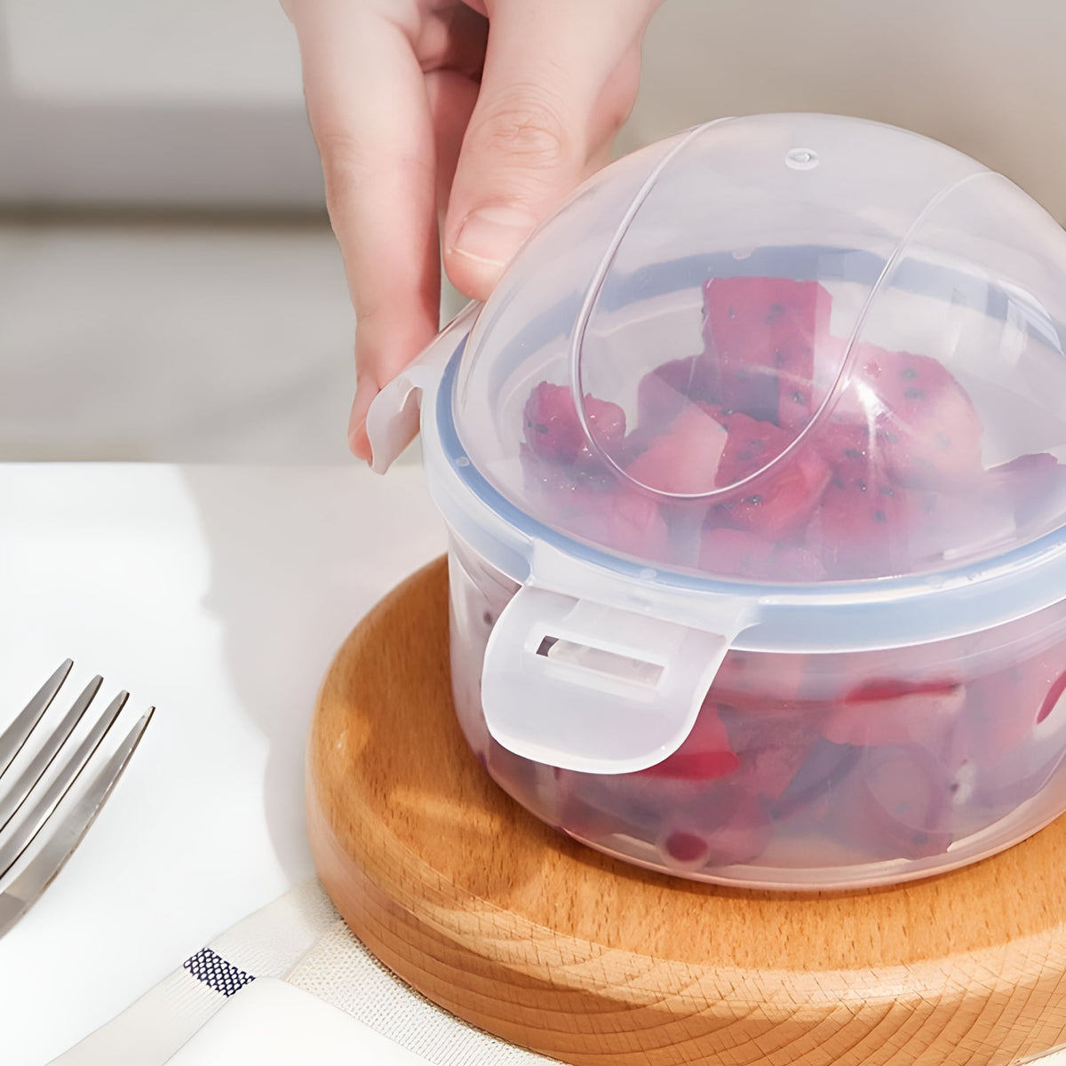 Lettuce Keeper and Produce Crisper Box with Sealing Lid and Strap - Image 4